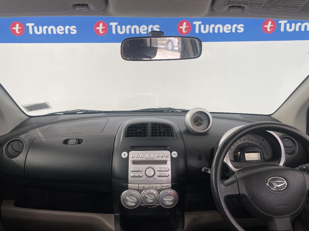 Photo '17' of Daihatsu Sirion Photo '17' of Daihatsu Sirion