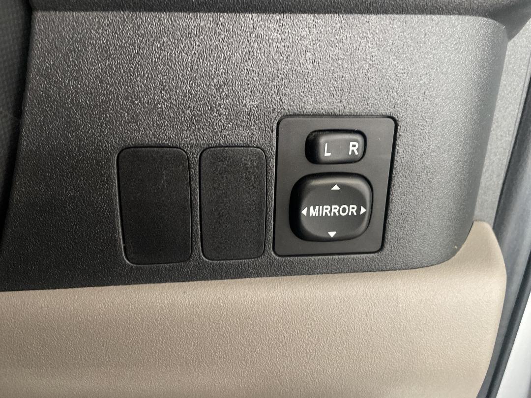 Photo '24' of Daihatsu Sirion Photo '24' of Daihatsu Sirion