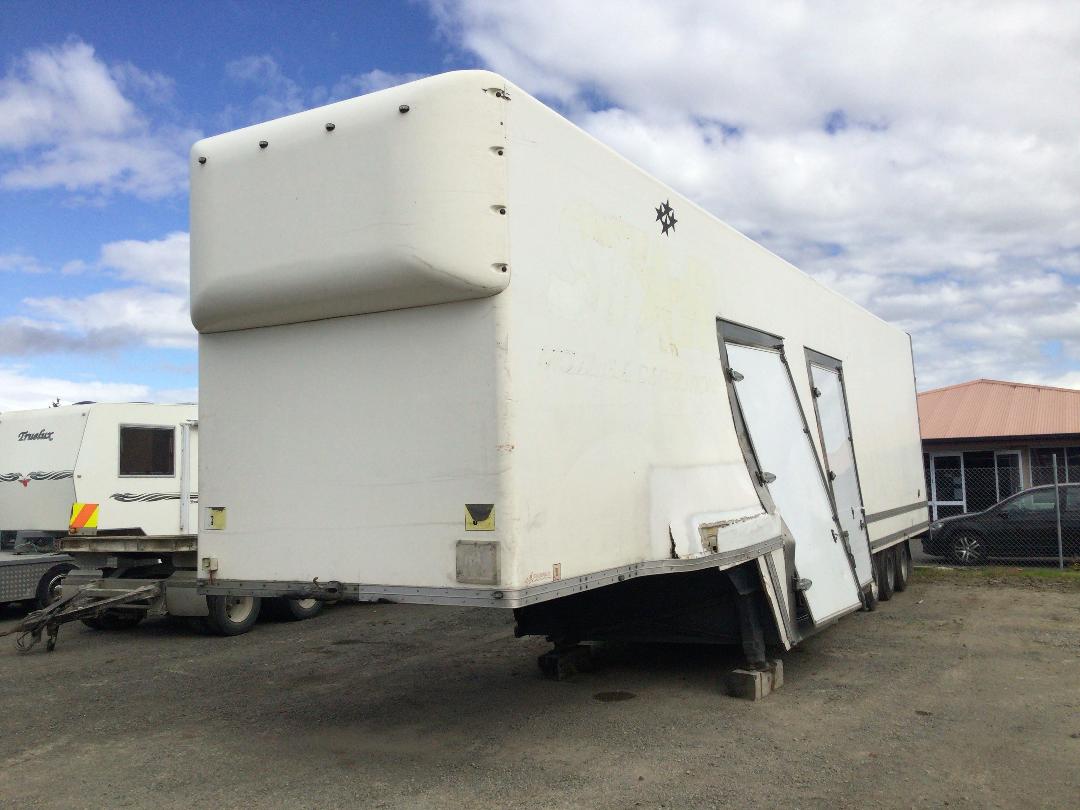 Photo '8' of Fairfax DGS /R13.6-3A Box Body Semi