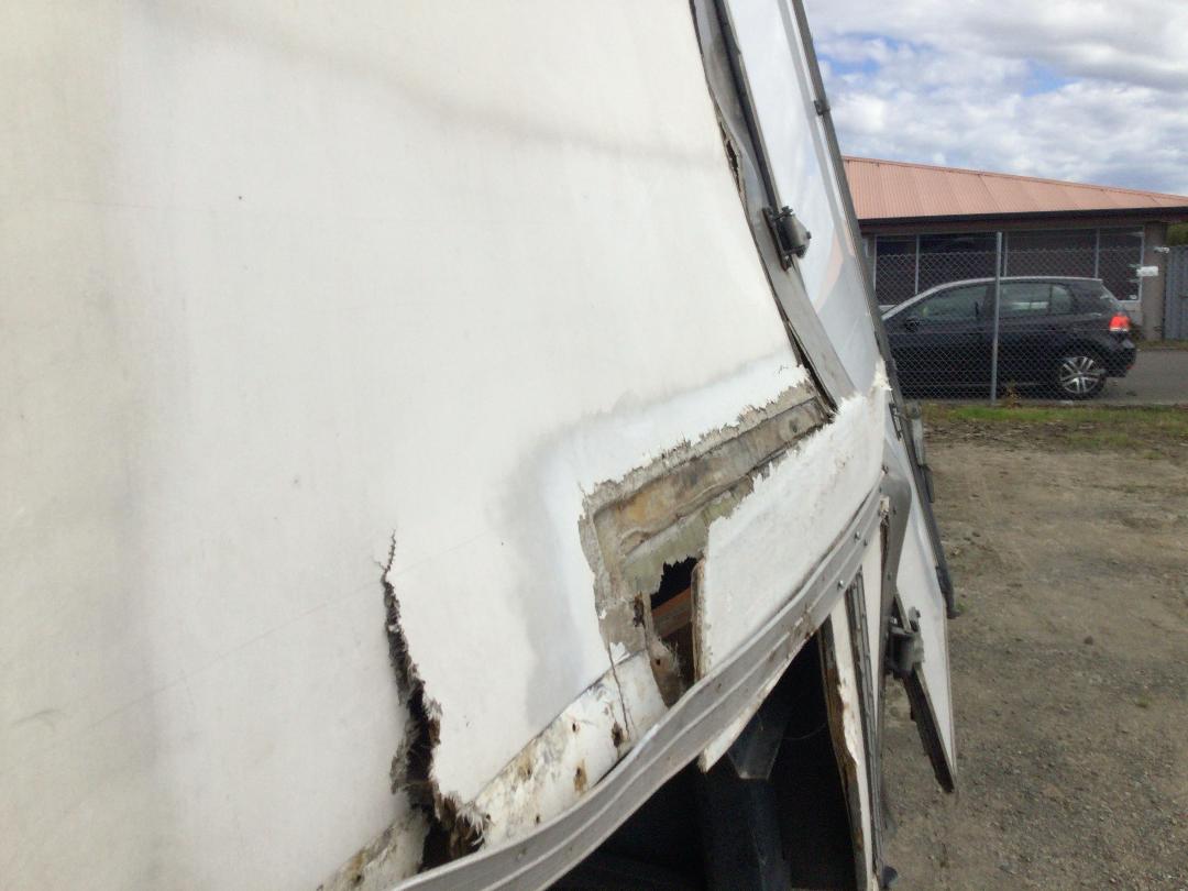 Photo '16' of Fairfax DGS /R13.6-3A Box Body Semi