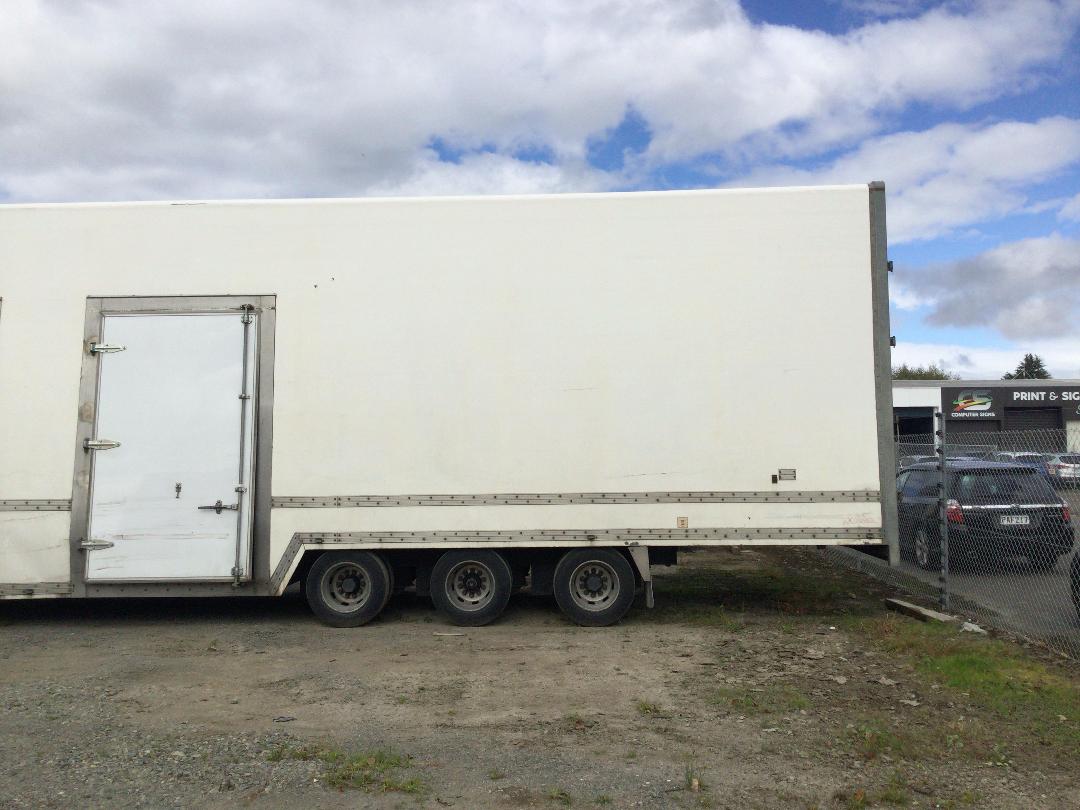 Photo '7' of Fairfax DGS /R13.6-3A Box Body Semi