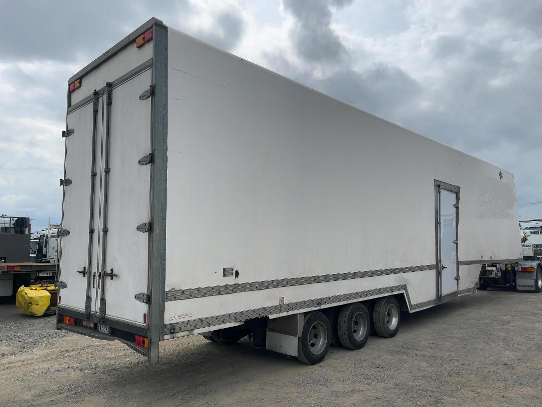 Photo '5' of Fairfax DGS /R13.6-3A Box Body Semi