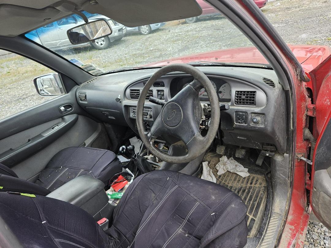 Photo '8' of Ford Courier XLT Wellside Photo '8' of Ford Courier XLT Wellside