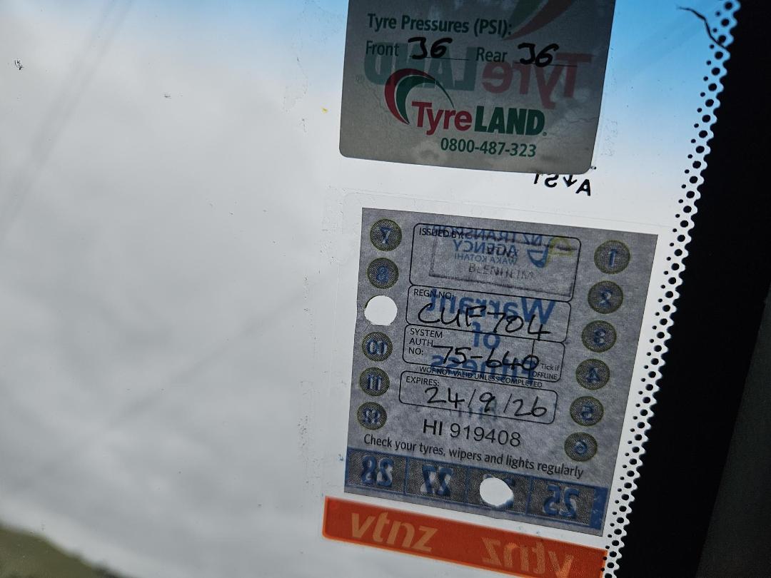 Photo '10' of Ford Courier XLT Wellside Photo '10' of Ford Courier XLT Wellside