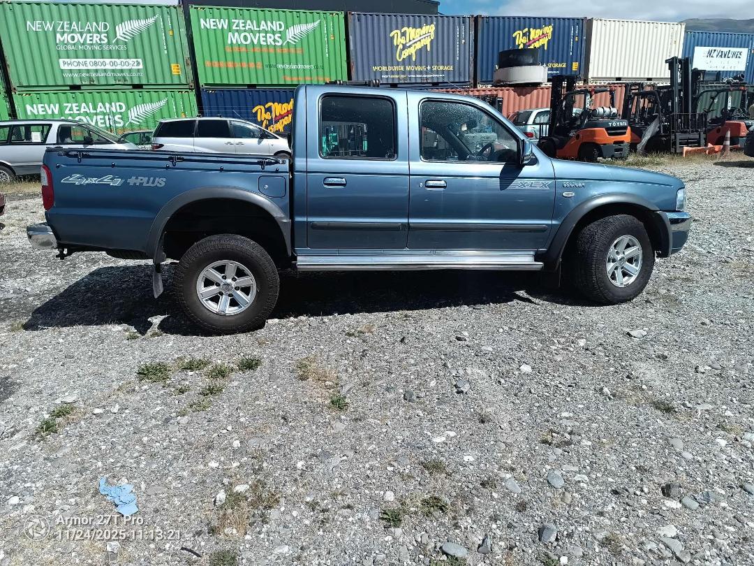 Photo '4' of Ford Courier TD XLX CR W/S