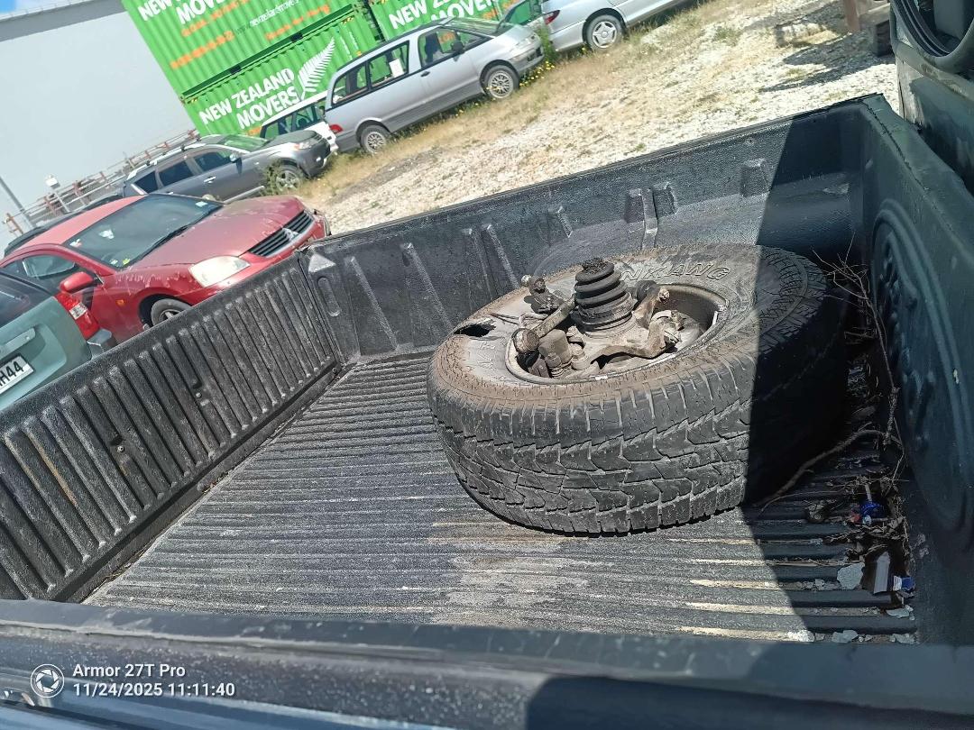 Photo '12' of Ford Courier TD XLX CR W/S