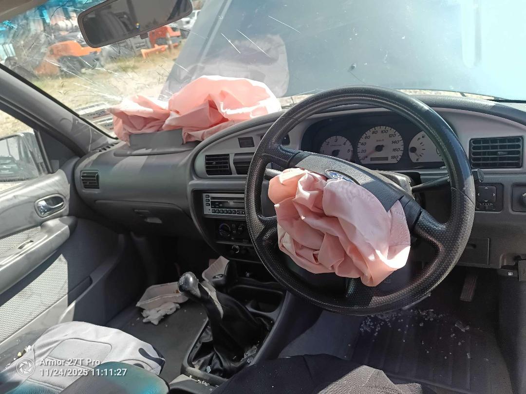 Photo '14' of Ford Courier TD XLX CR W/S