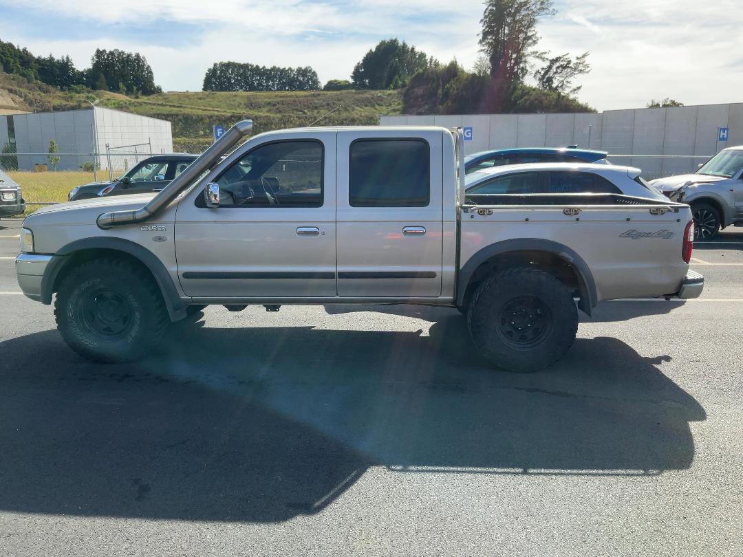 Photo '5' of Ford Courier TD XLX CR W/S