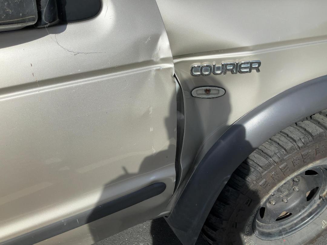 Photo '18' of Ford Courier TD XLX CR W/S