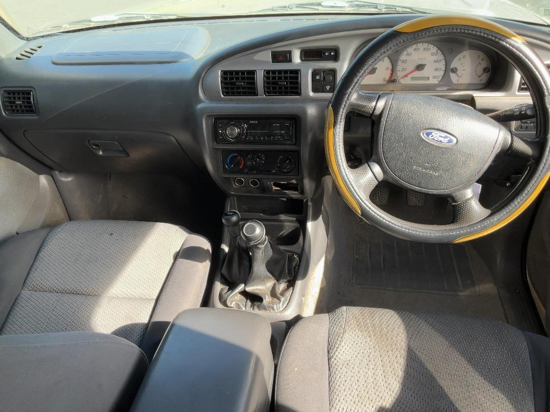 Photo '21' of Ford Courier TD XLX CR W/S