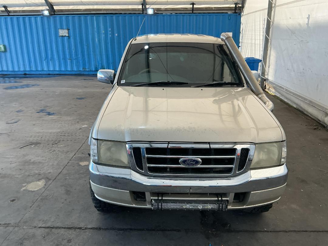 Photo '5' of Ford Courier TD XLX CR W/S