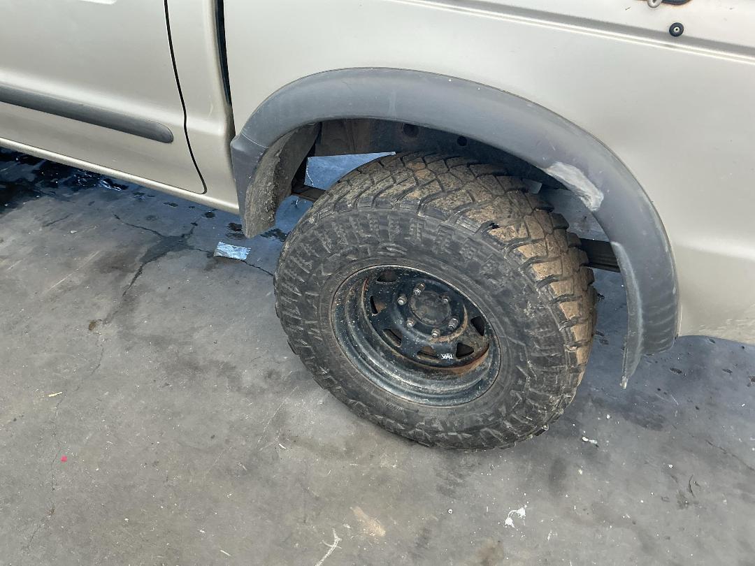 Photo '10' of Ford Courier TD XLX CR W/S