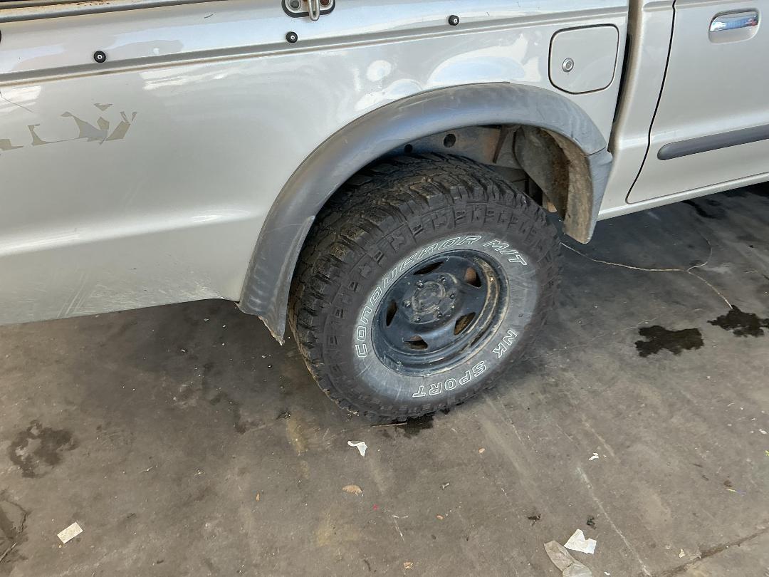 Photo '14' of Ford Courier TD XLX CR W/S