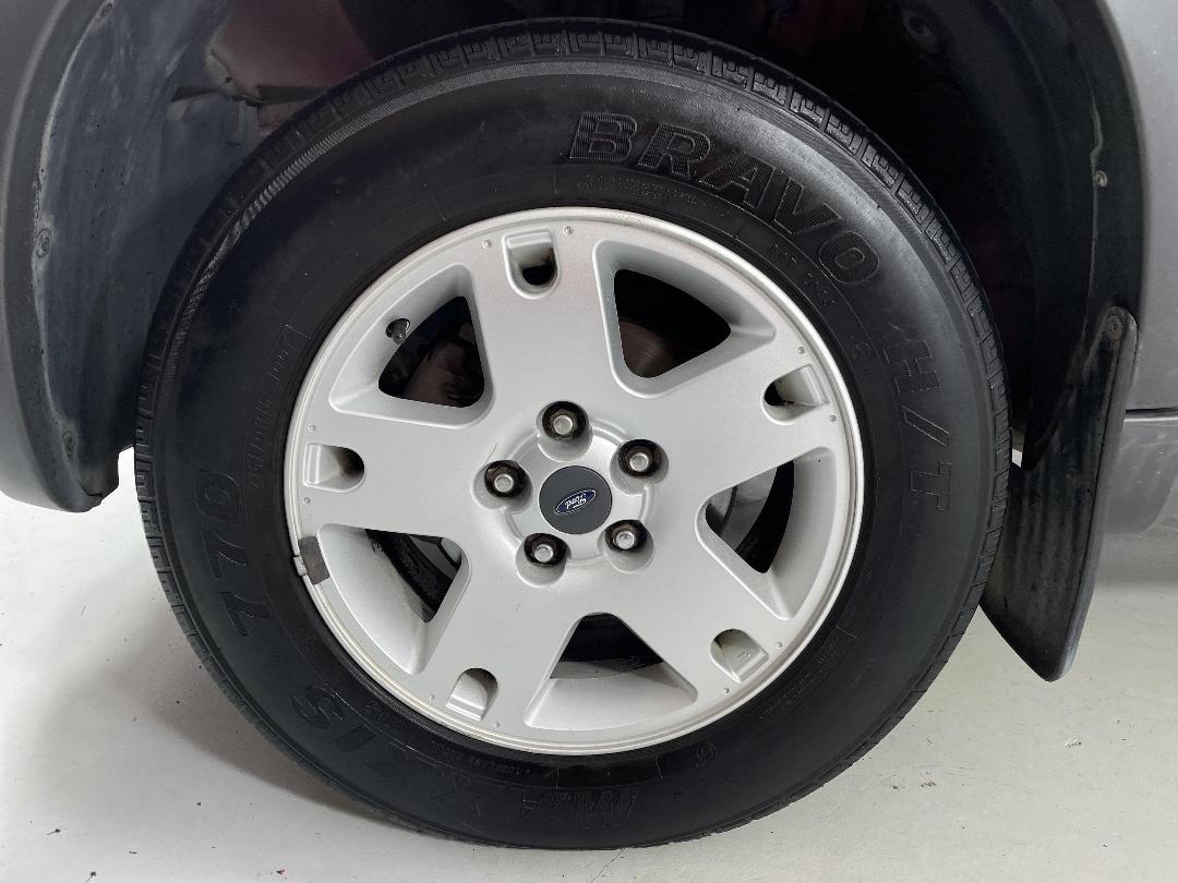 Photo '10' of Ford Escape