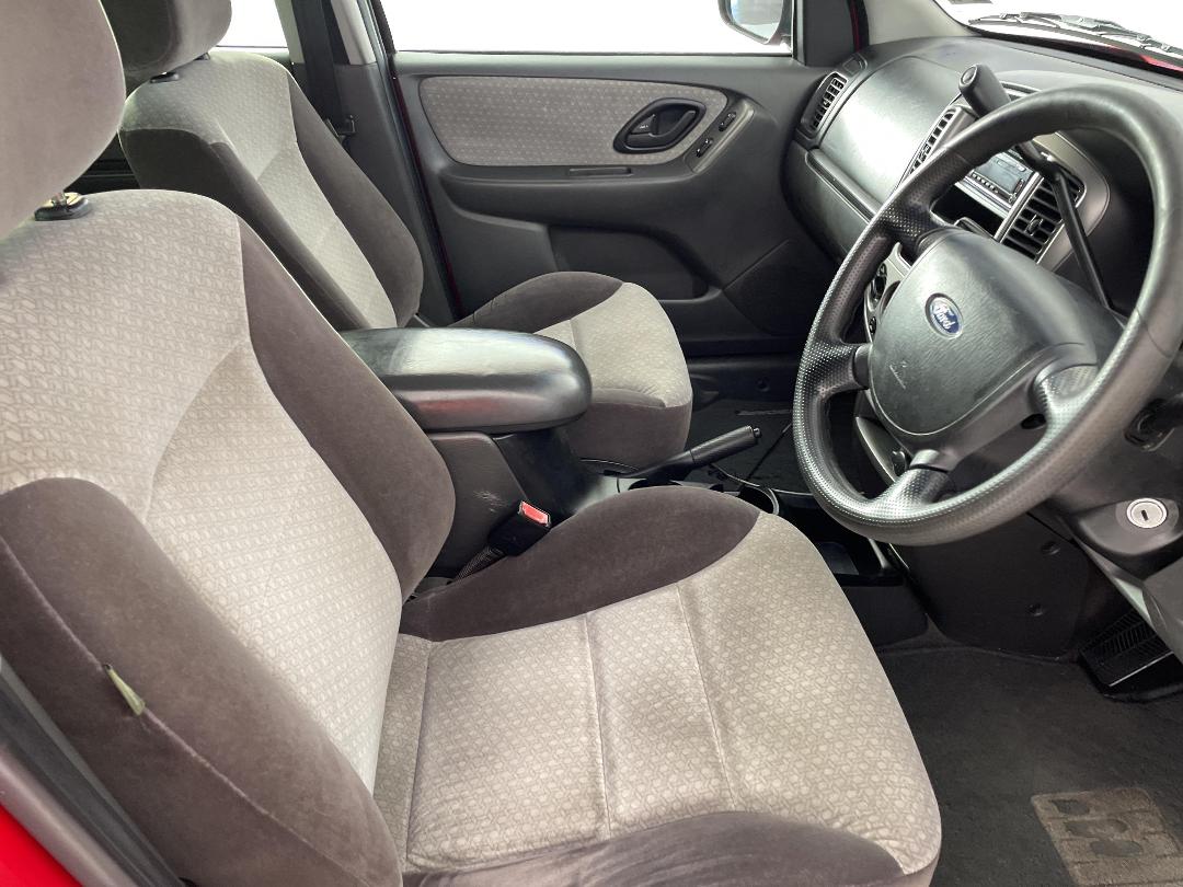 Photo '16' of Ford Escape