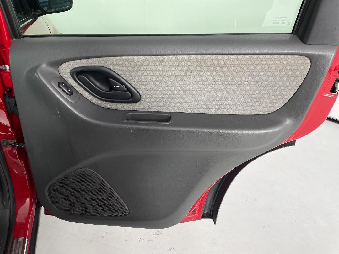 Photo '19' of Ford Escape