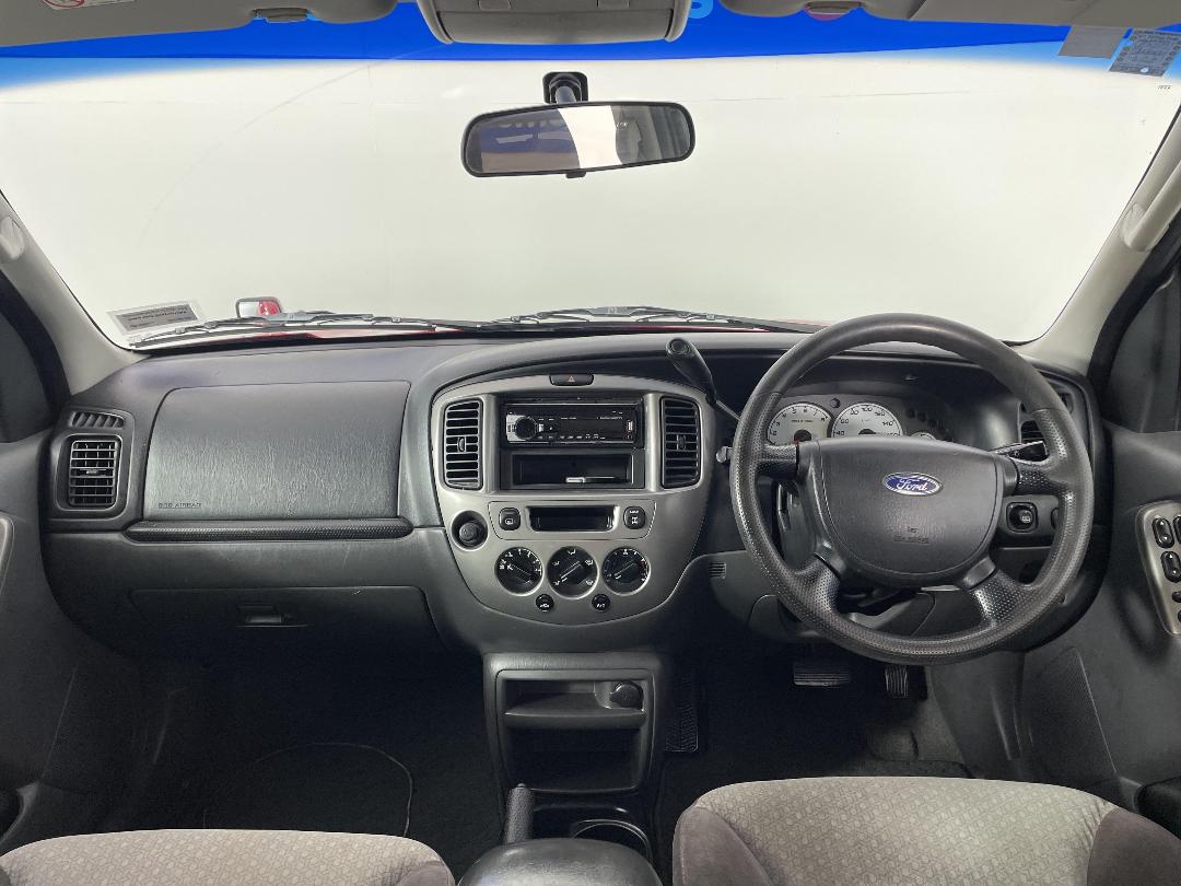 Photo '17' of Ford Escape