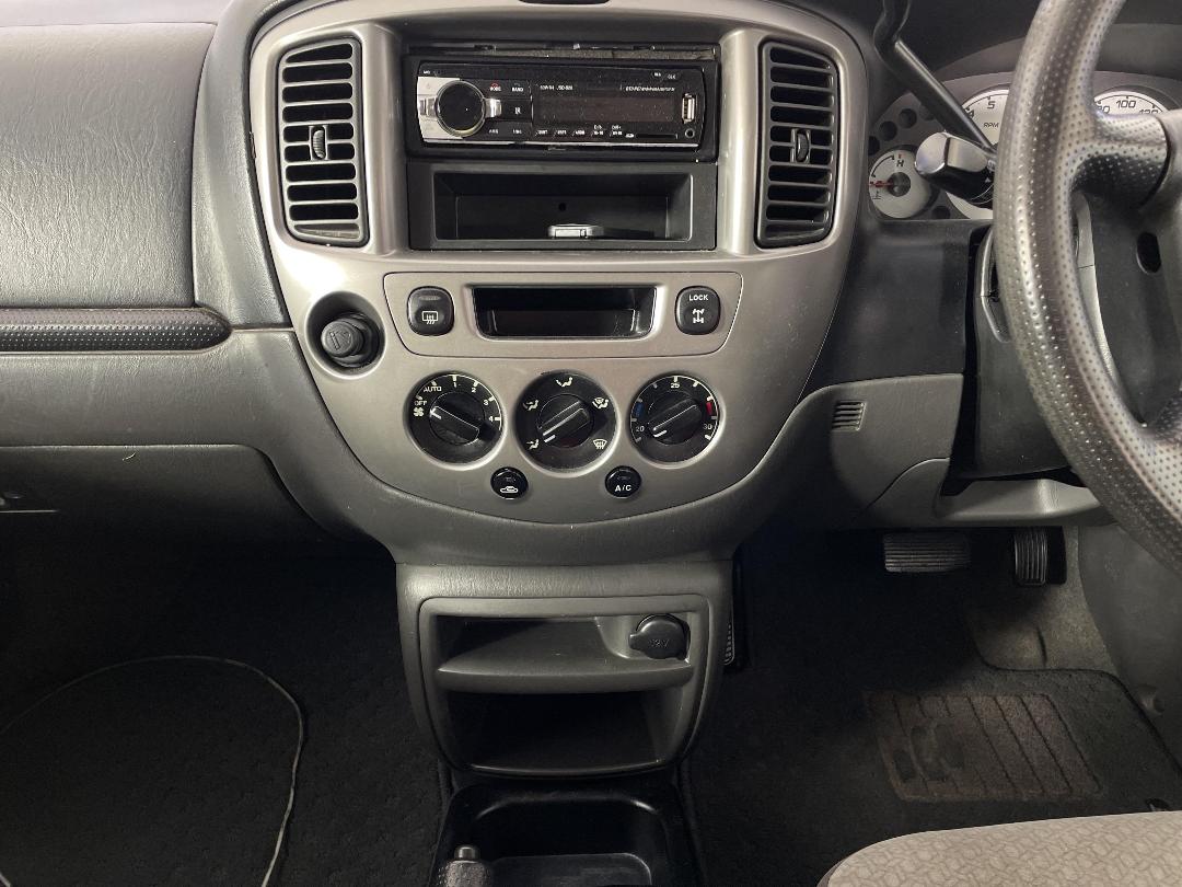 Photo '18' of Ford Escape