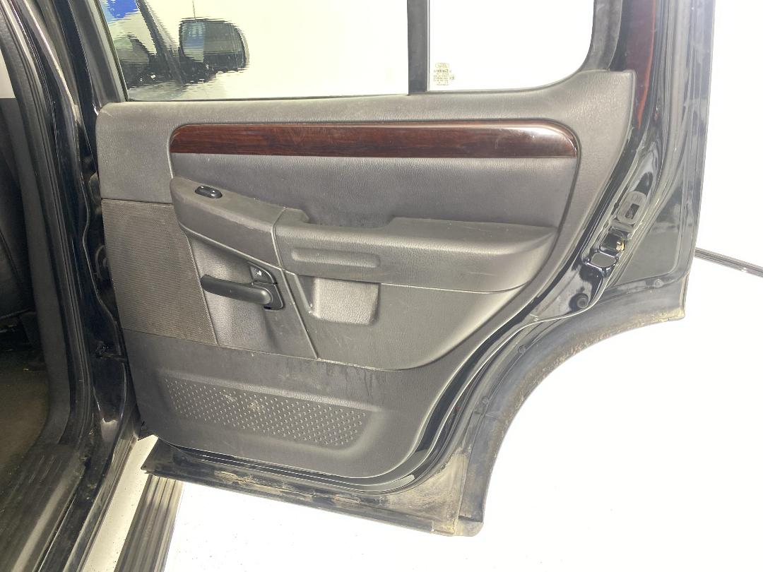 Photo '19' of Ford Explorer