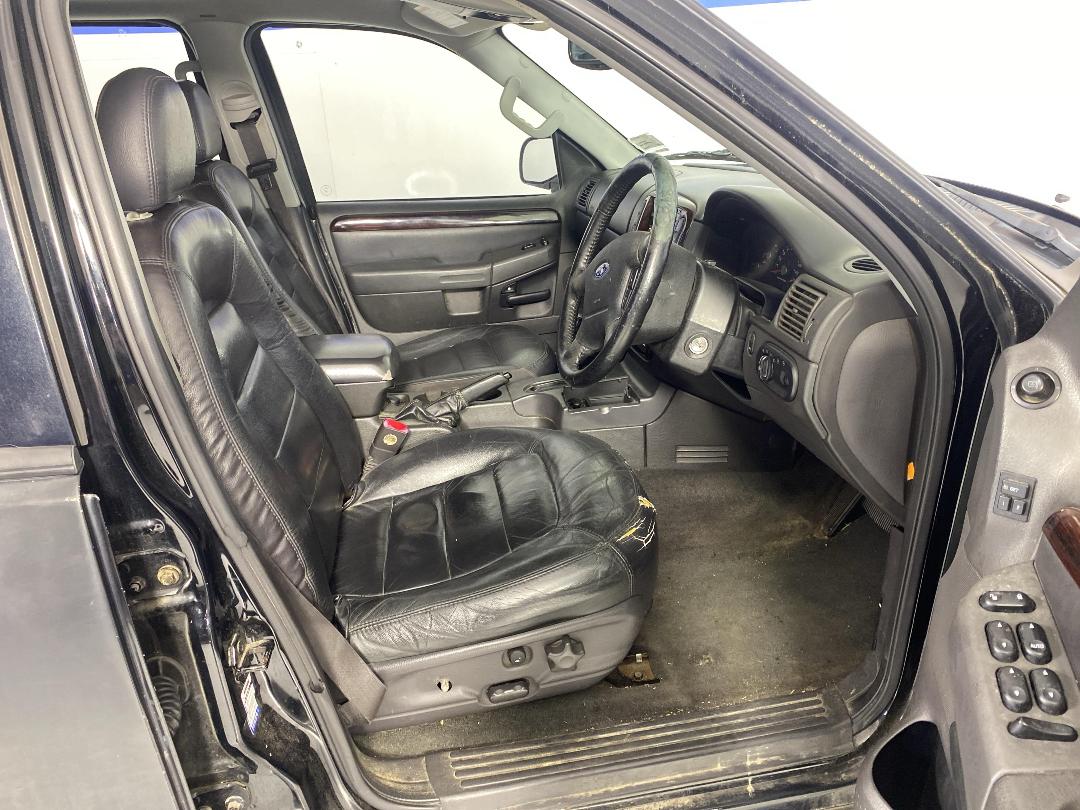 Photo '16' of Ford Explorer