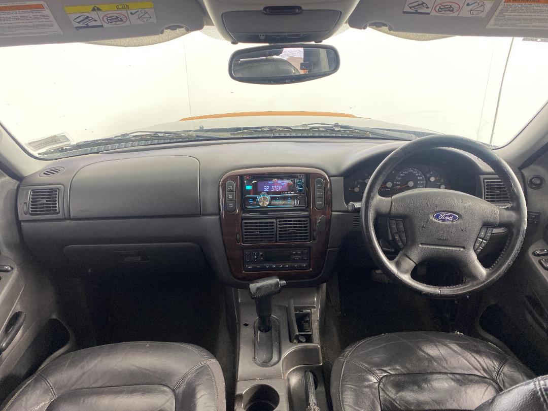 Photo '17' of Ford Explorer