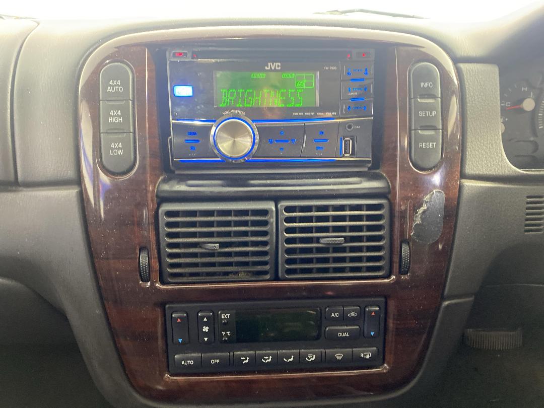 Photo '18' of Ford Explorer