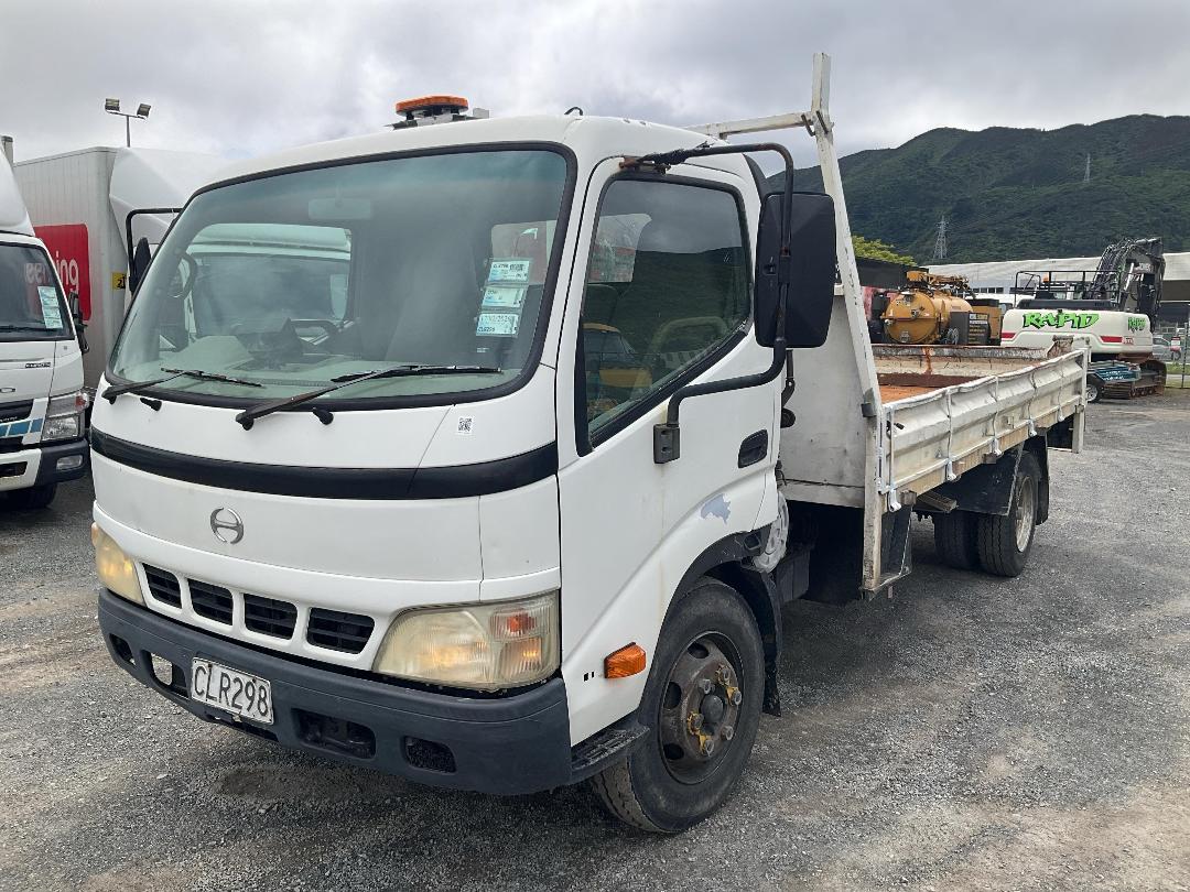 Photo '10' of Hino Dutro XZU424R Tipper