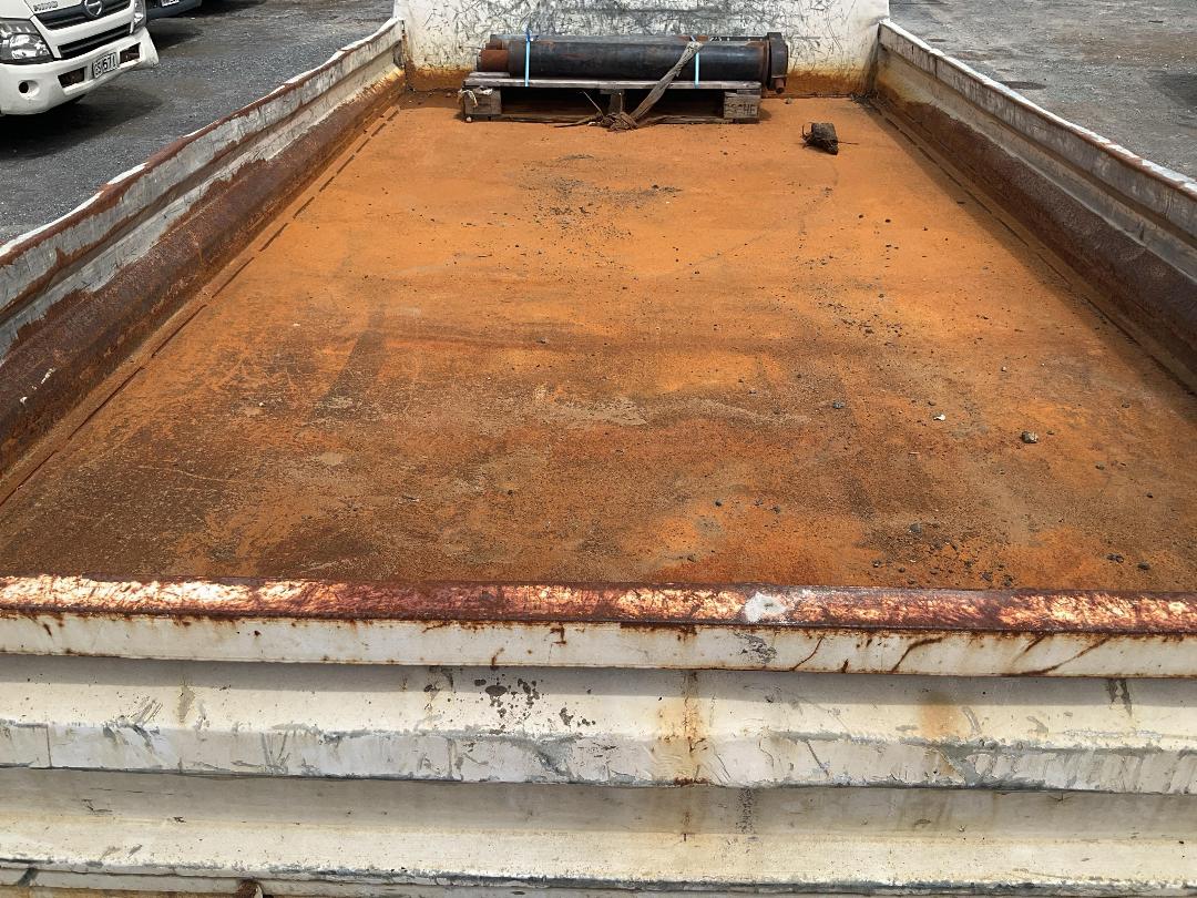 Photo '6' of Hino Dutro XZU424R Tipper