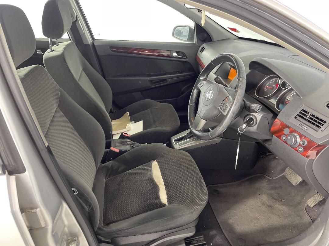 Photo '14' of Holden Astra CDX