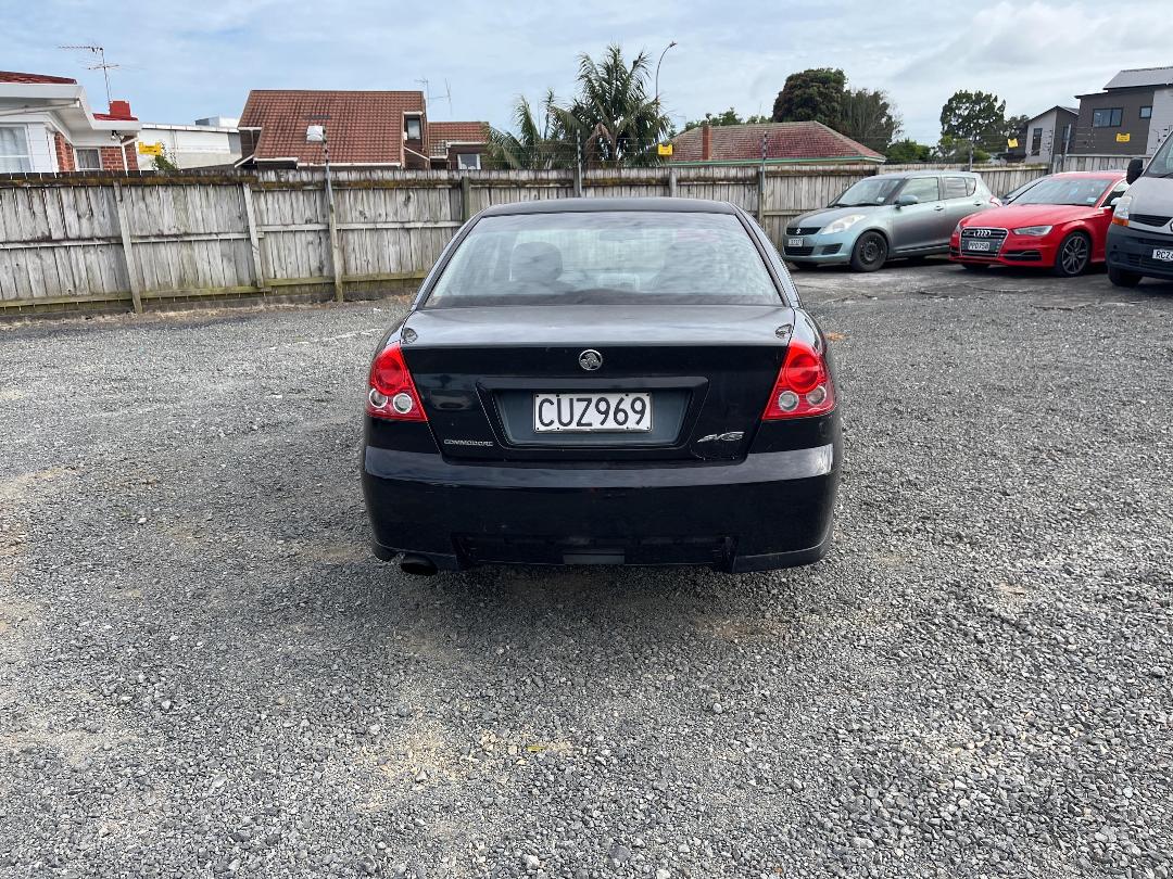 Photo '6' of Holden Commodore S V6
