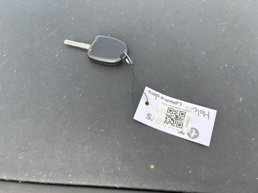 Photo '11' of Holden Commodore S V6