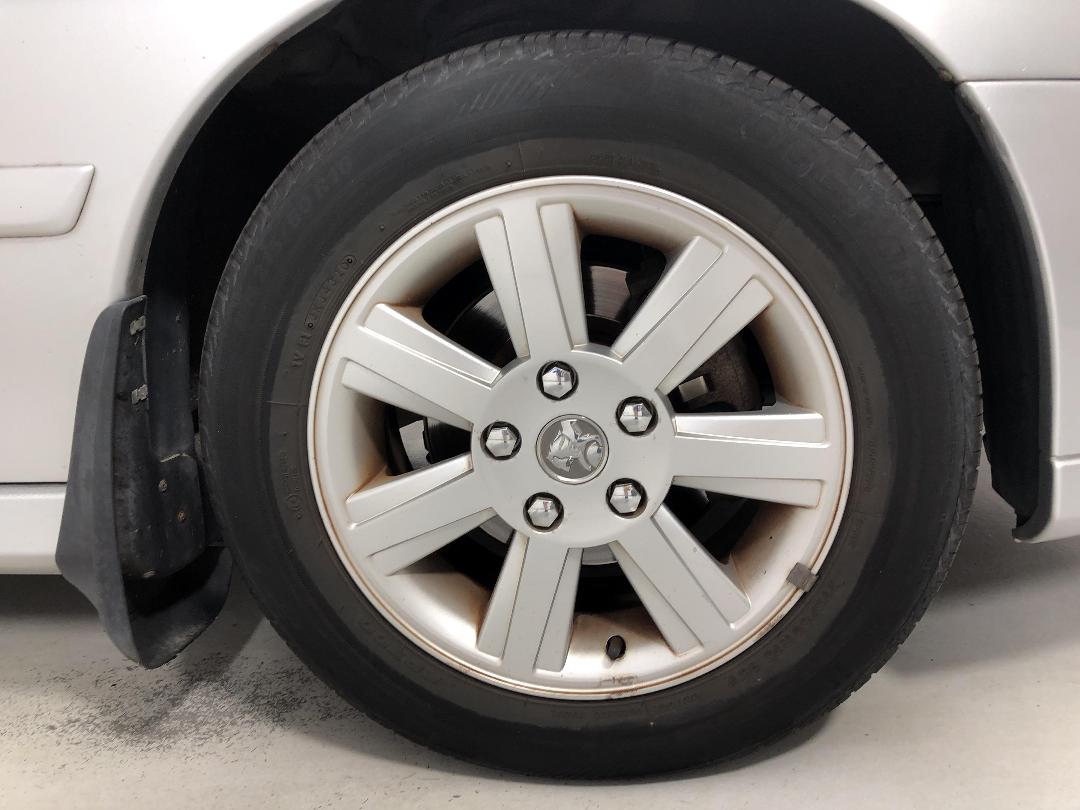 Photo '2' of Holden Commodore Exec