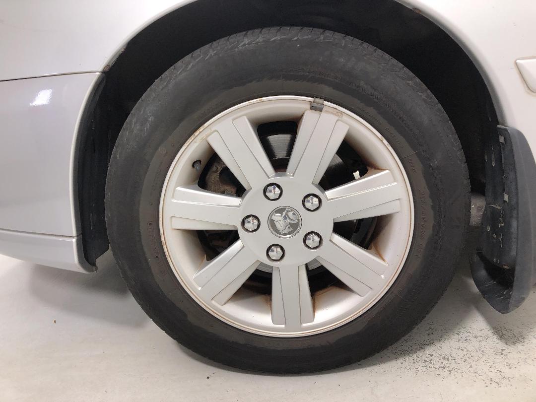 Photo '5' of Holden Commodore Exec