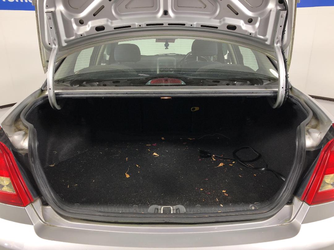 Photo '12' of Holden Commodore Exec