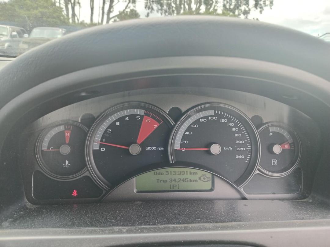 Photo '8' of Holden Commodore S V6