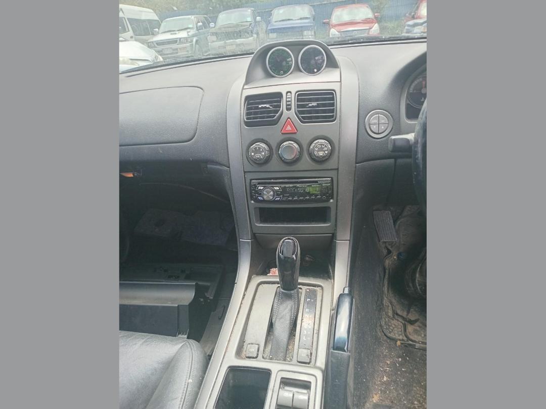 Photo '9' of Holden Commodore S V6