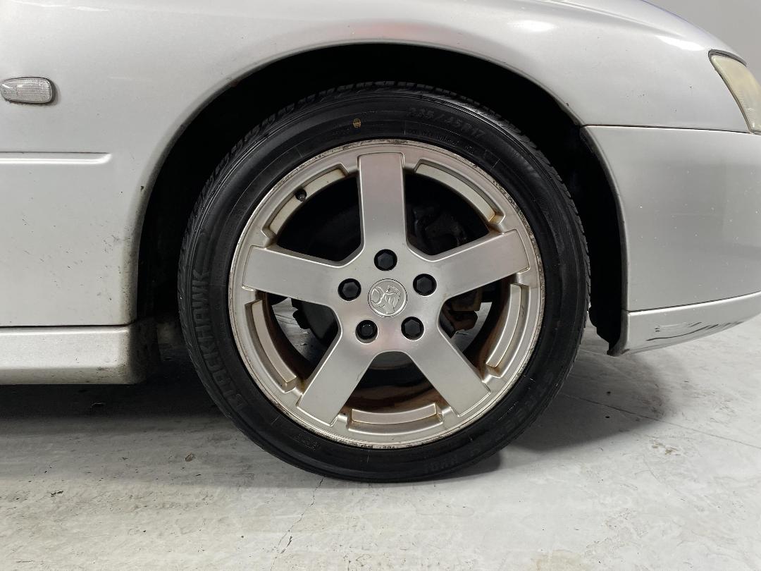 Photo '9' of Holden Commodore Photo '9' of Holden Commodore