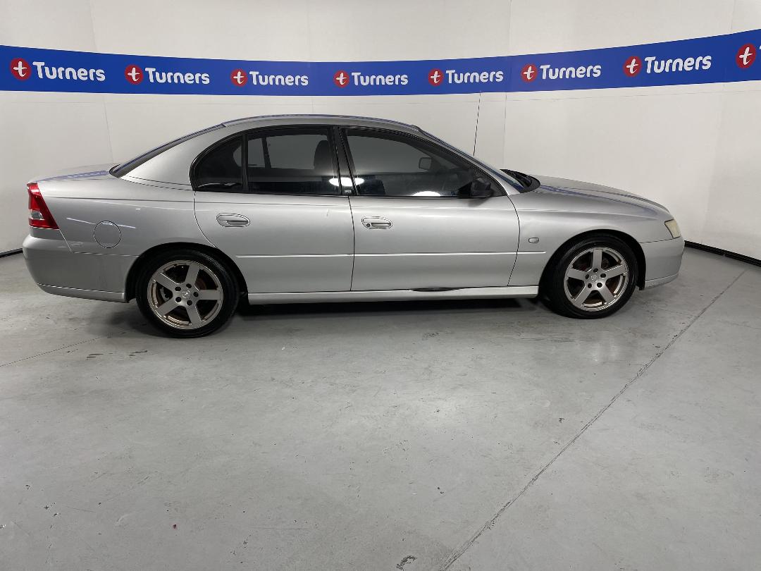 Photo '23' of Holden Commodore Photo '23' of Holden Commodore