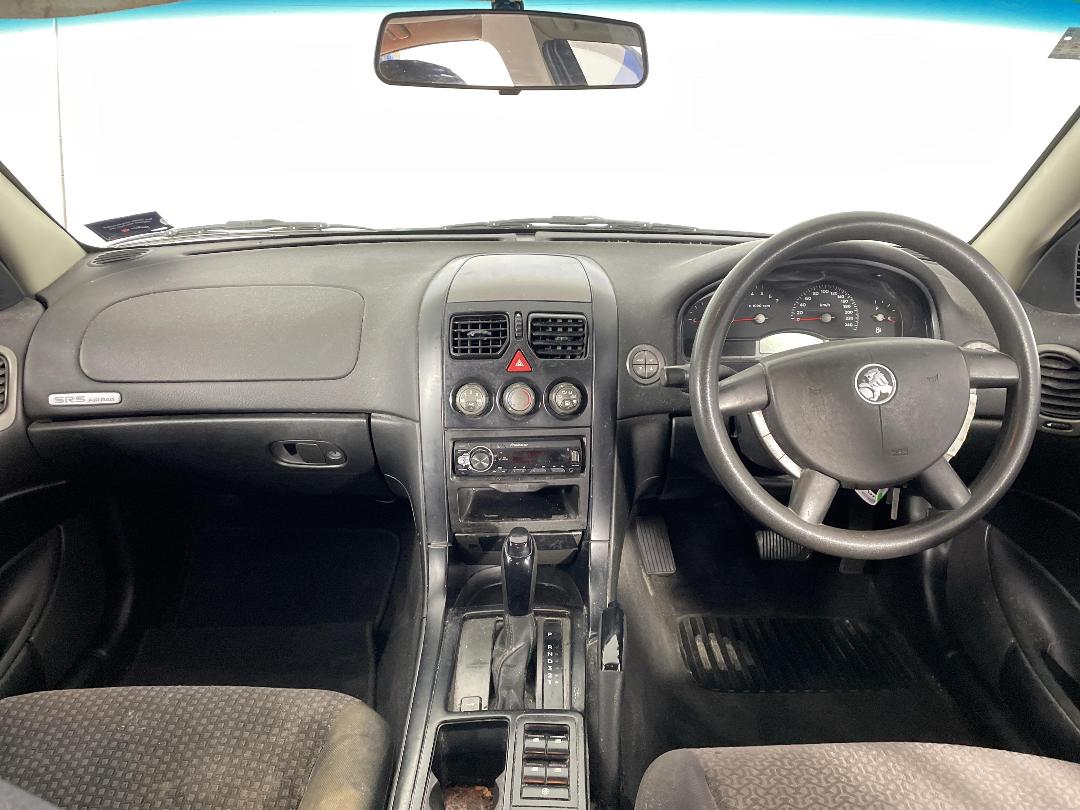 Photo '17' of Holden Commodore Photo '17' of Holden Commodore