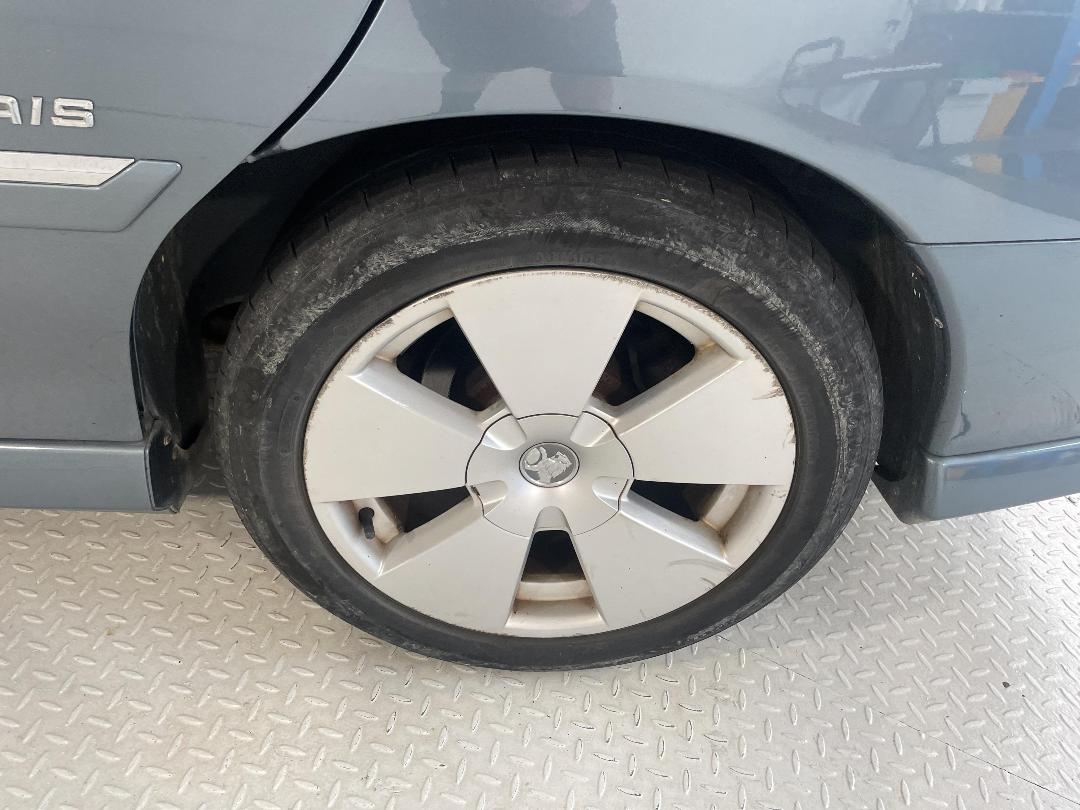 Photo '11' of Holden Commodore Photo '11' of Holden Commodore