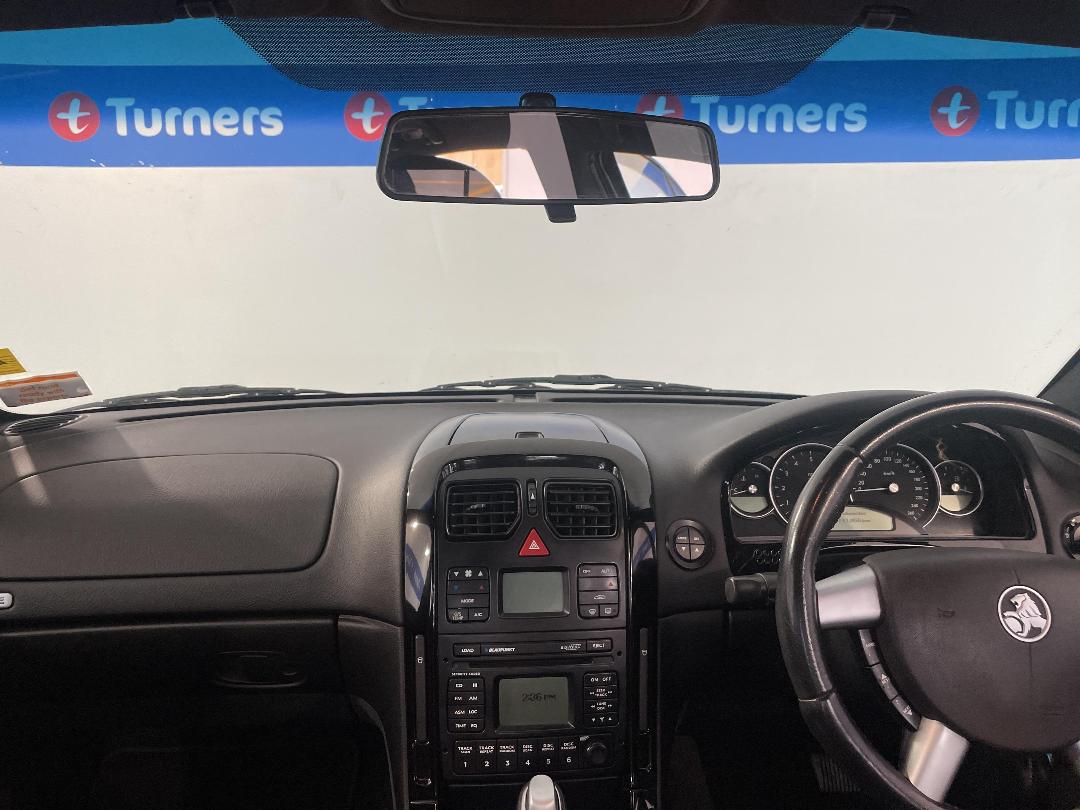 Photo '17' of Holden Commodore Photo '17' of Holden Commodore