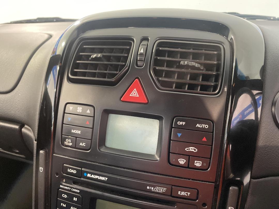 Photo '28' of Holden Commodore Photo '28' of Holden Commodore