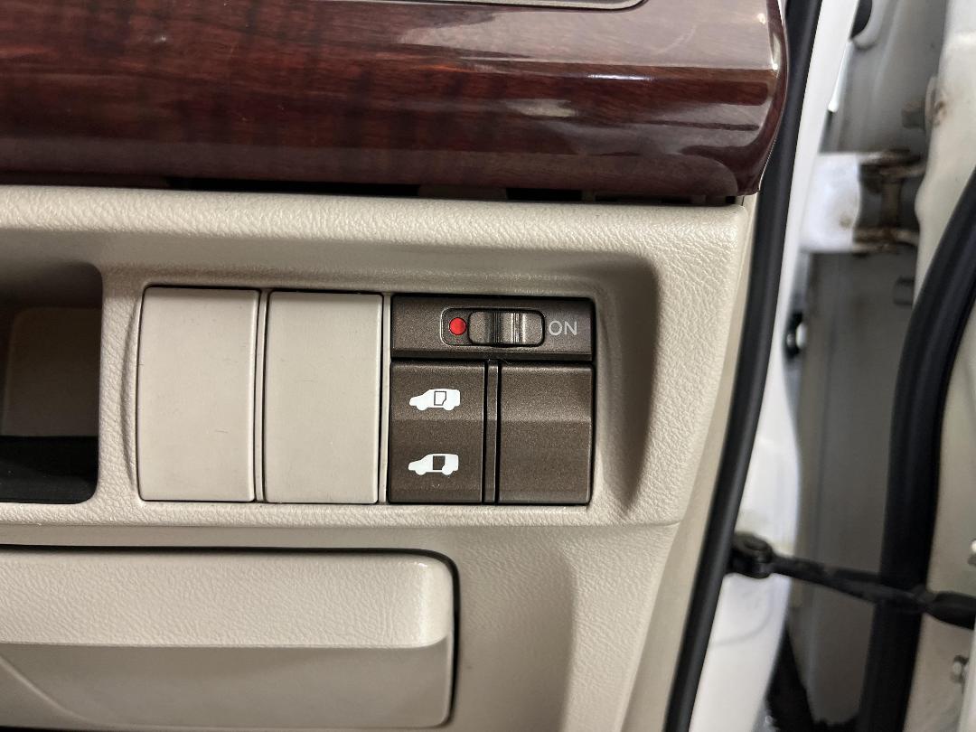 Photo '26' of Honda Elysion