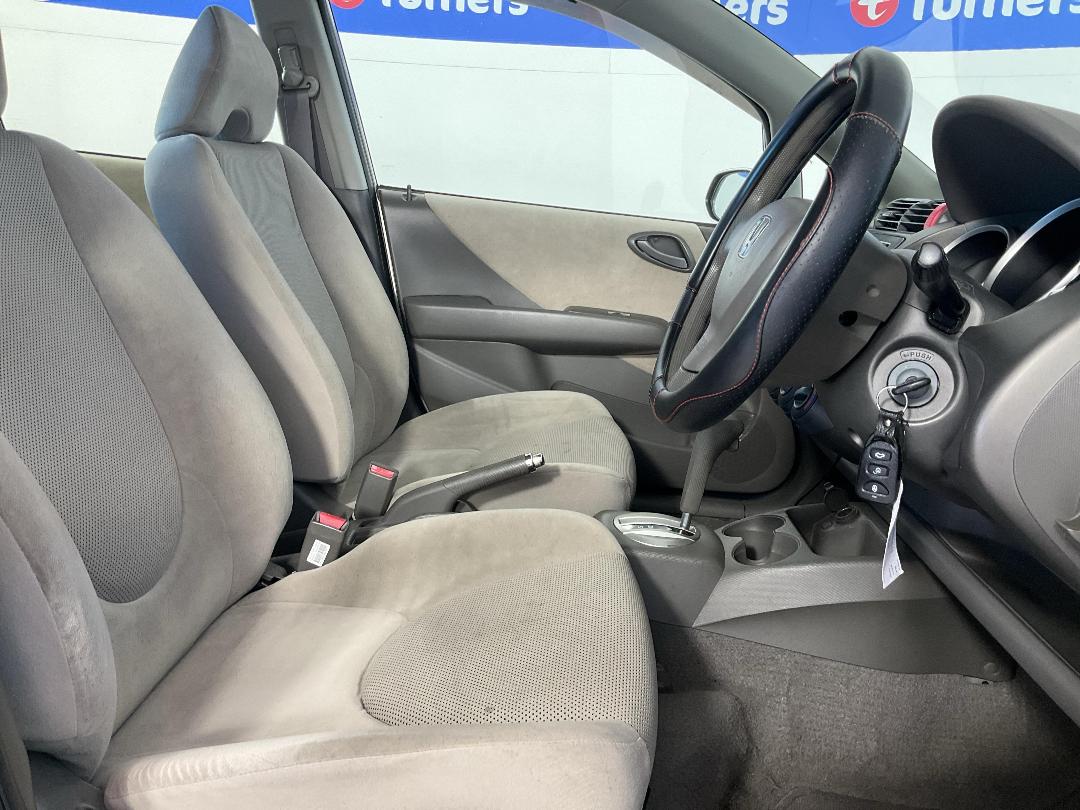 Photo '16' of Honda FIT