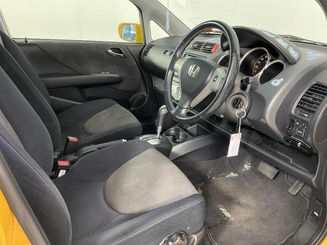 Photo '14' of Honda FIT Photo '14' of Honda FIT