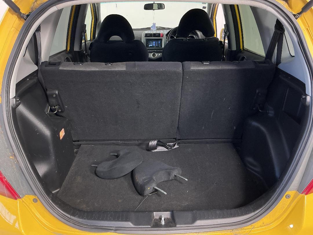 Photo '12' of Honda FIT Photo '12' of Honda FIT