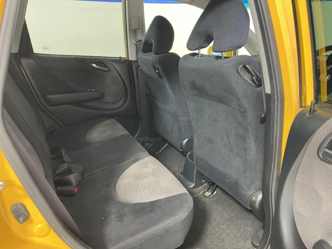 Photo '18' of Honda FIT Photo '18' of Honda FIT