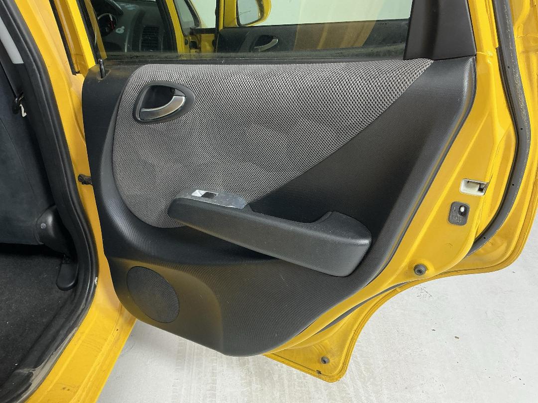 Photo '17' of Honda FIT Photo '17' of Honda FIT