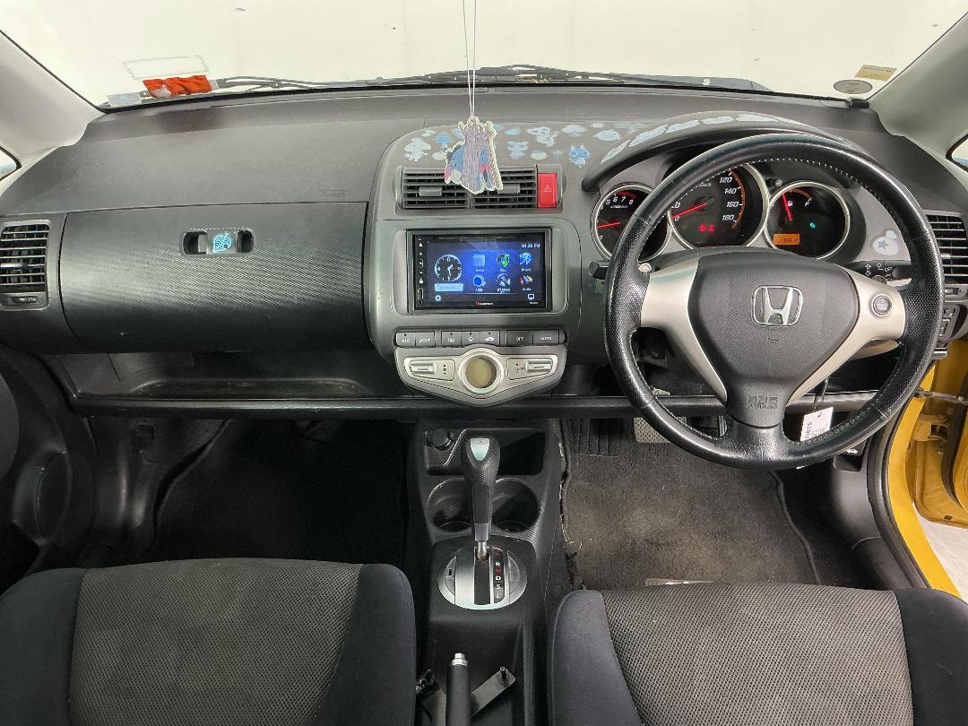 Photo '19' of Honda FIT Photo '19' of Honda FIT