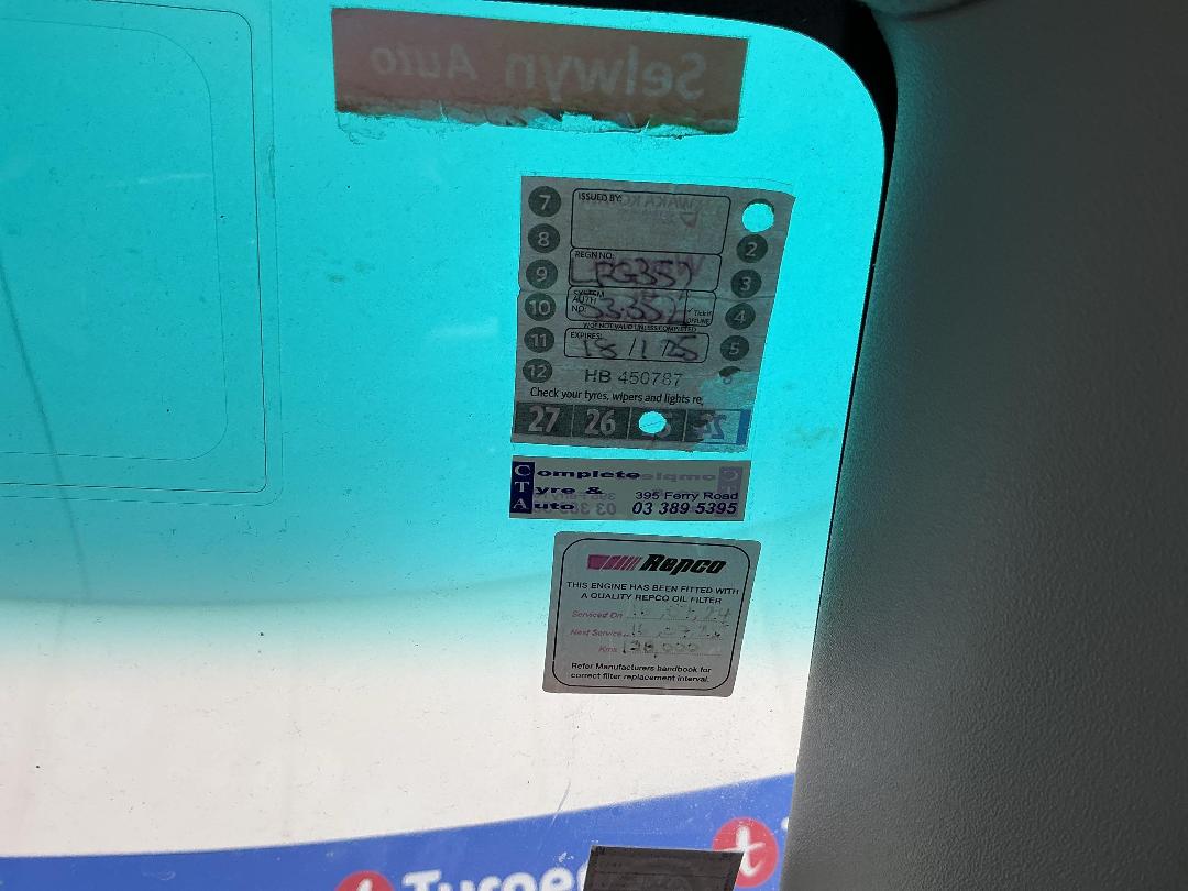 Photo '23' of Honda FIT Photo '23' of Honda FIT